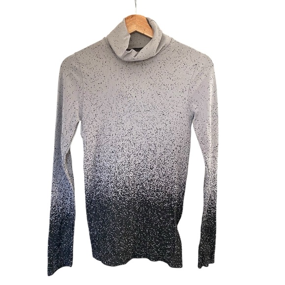 Athleta Turtleneck Flurry Ombre Black Gray Long Sleeve Thumbholes Womens Small - Picture 1 of 2
